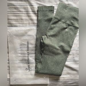 Seamless workout leggings